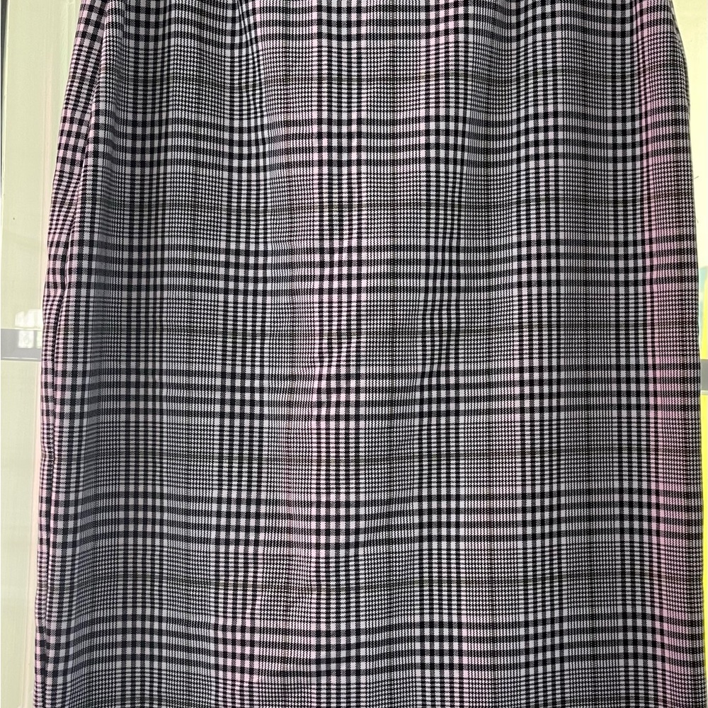 Black/White/Green skirt